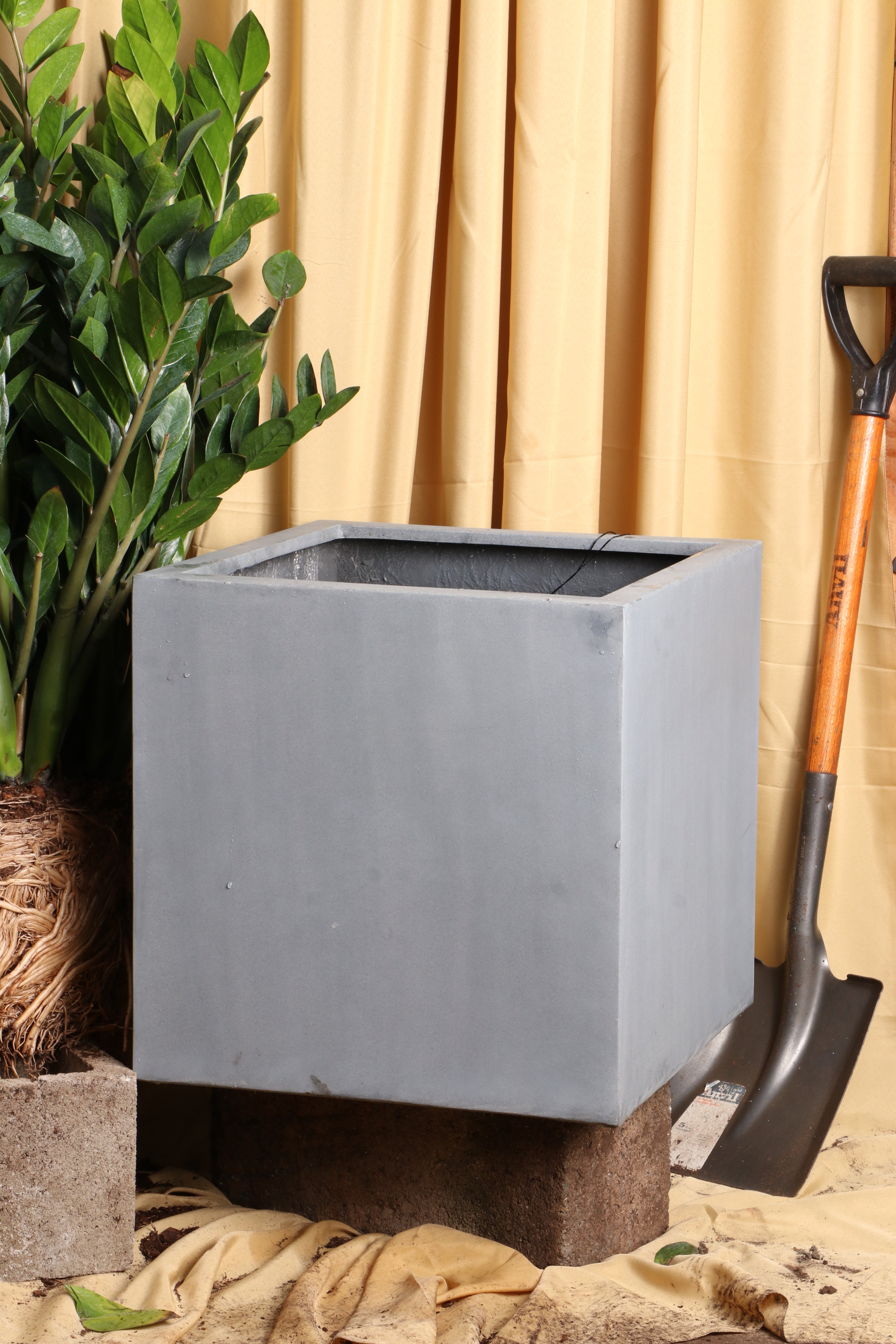 Corporate- Fiberglass Planters (LTS)- Fits 10", 14", 17", 21" Plants