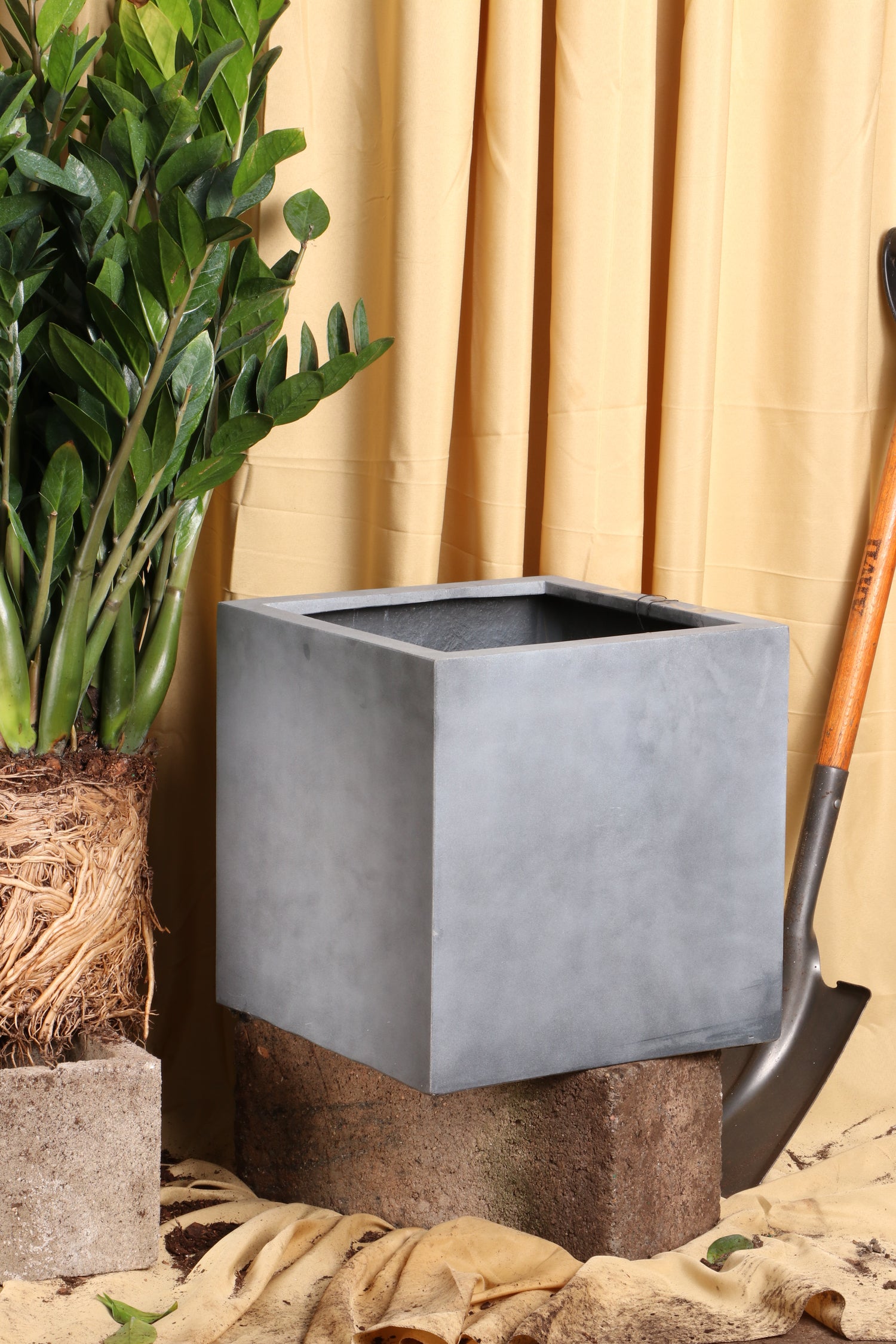 Corporate- Fiberglass Planters (LTS)- Fits 10", 14", 17", 21" Plants