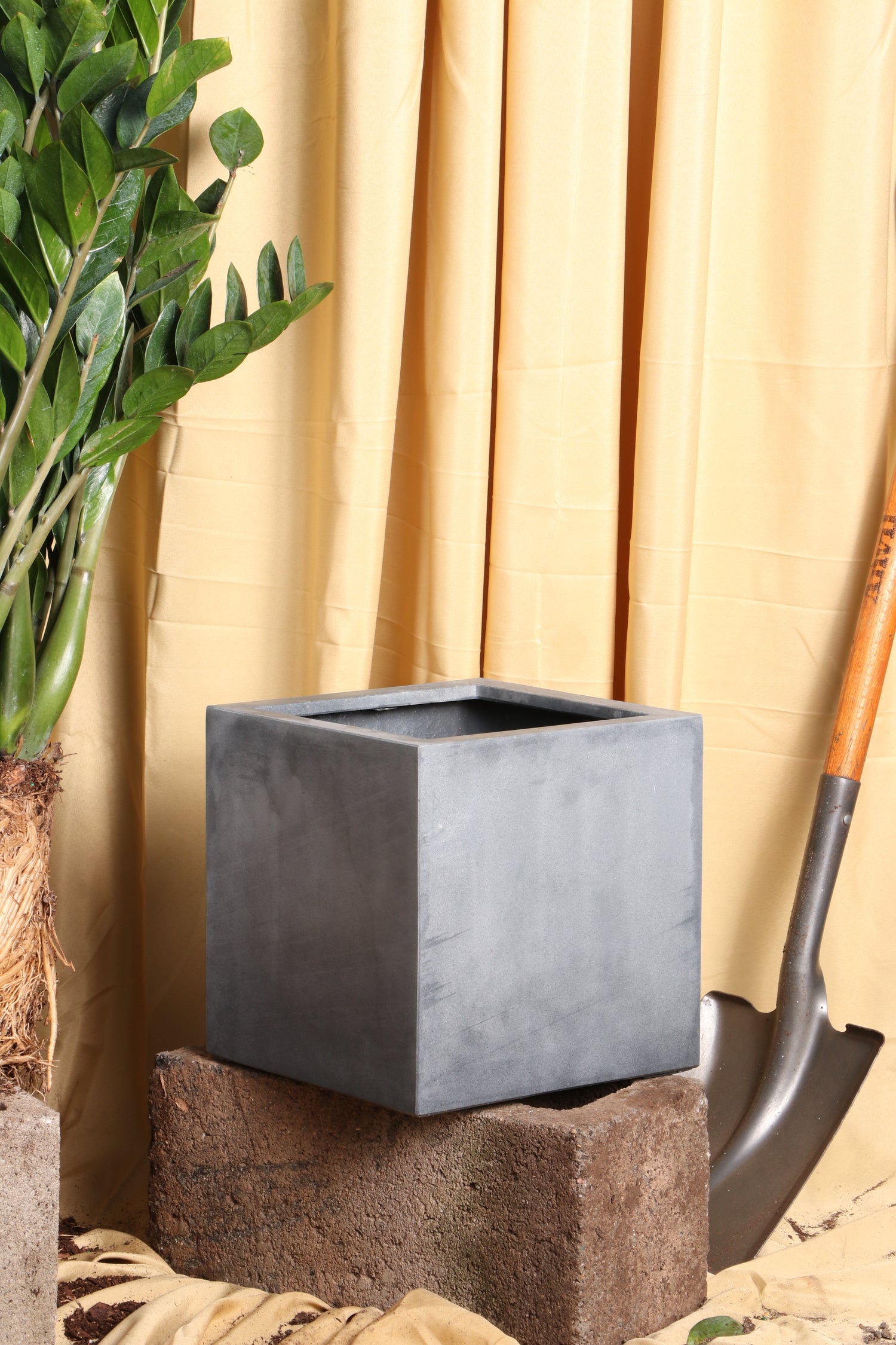 Corporate- Fiberglass Planters (LTS)- Fits 10", 14", 17", 21" Plants