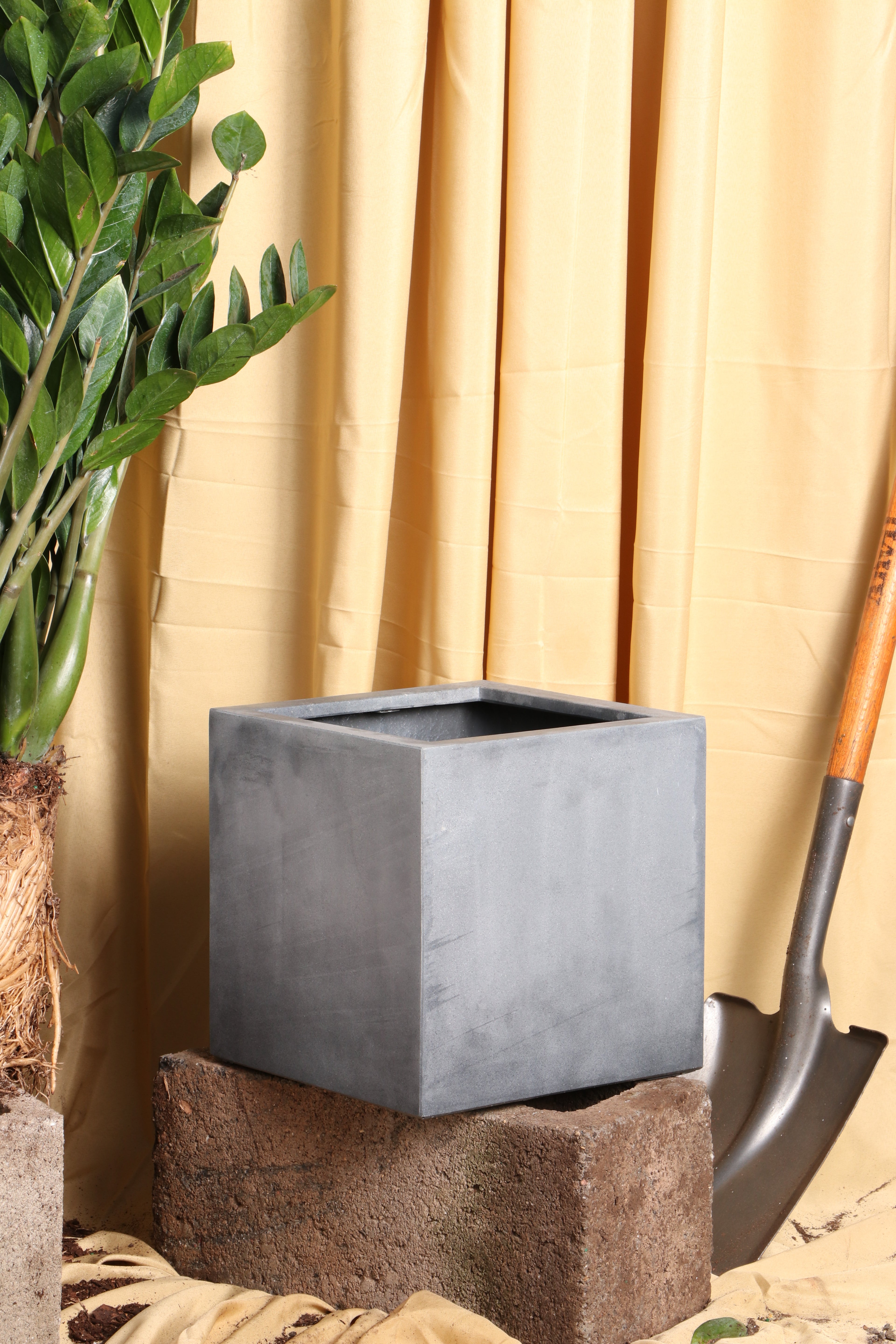 Corporate- Fiberglass Planters (LTS)- Fits 10", 14", 17", 21" Plants
