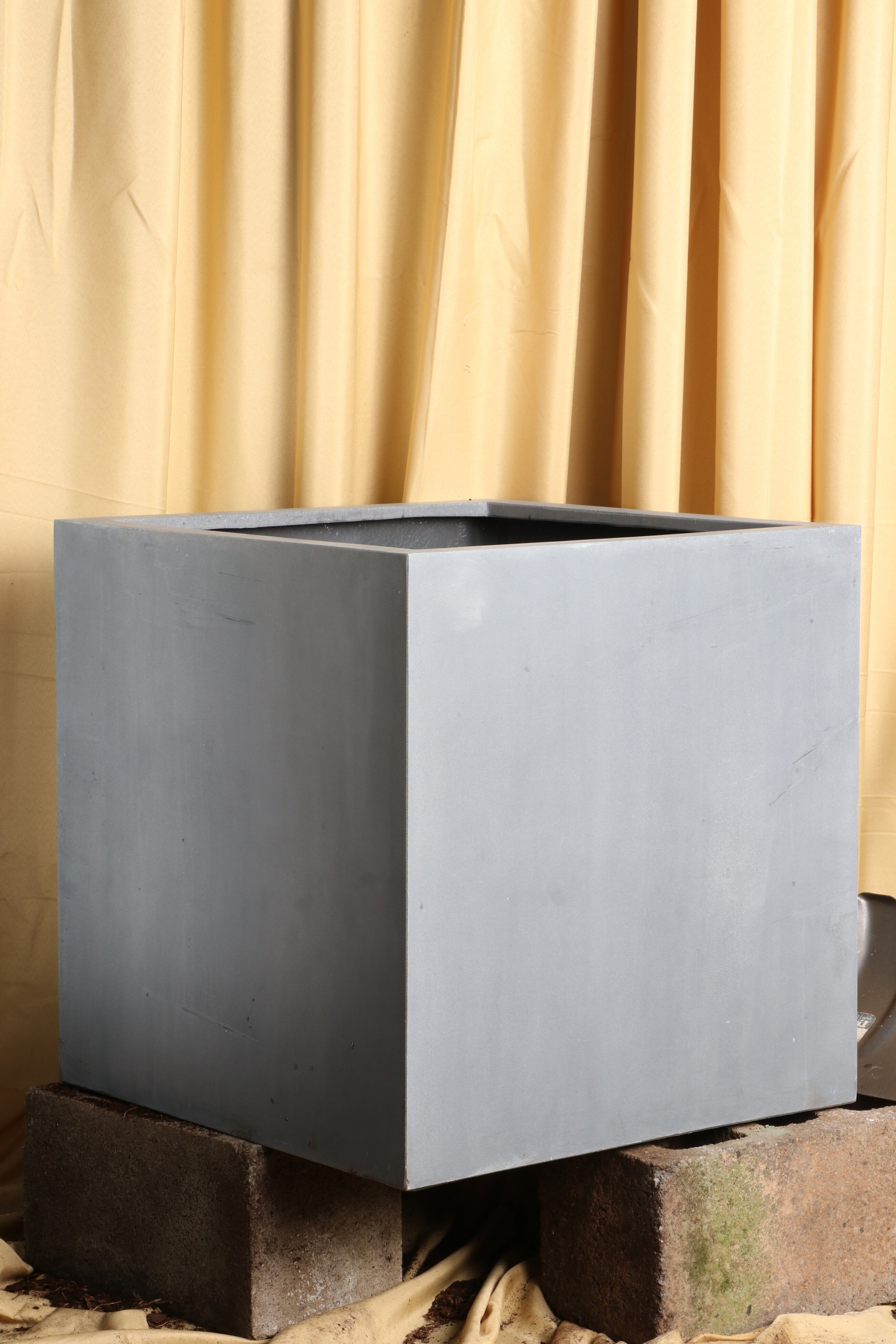 Corporate- Fiberglass Planters (LTS)- Fits 10", 14", 17", 21" Plants