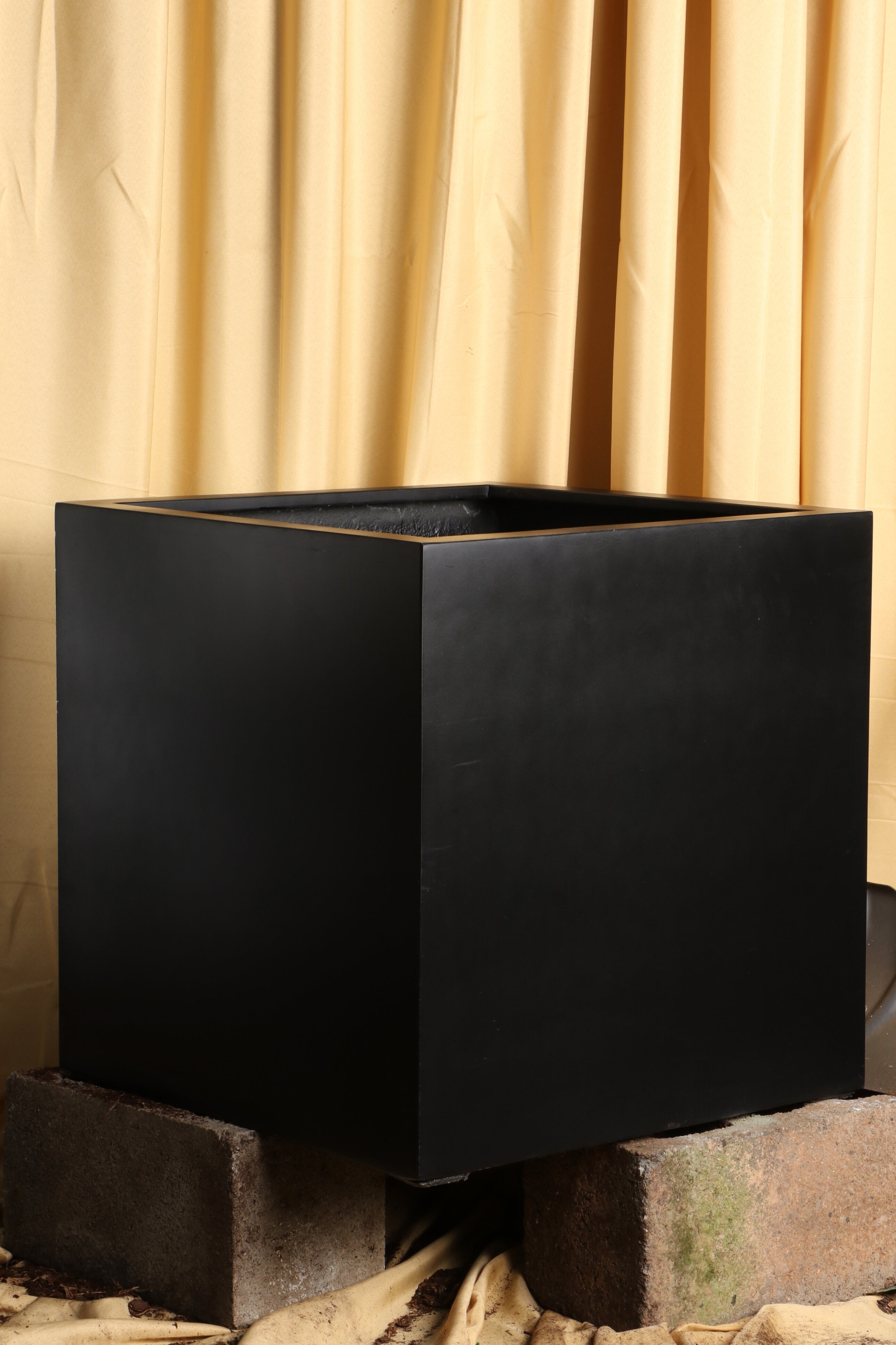 Corporate- Fiberglass Planters (LTS)- Fits 10", 14", 17", 21" Plants