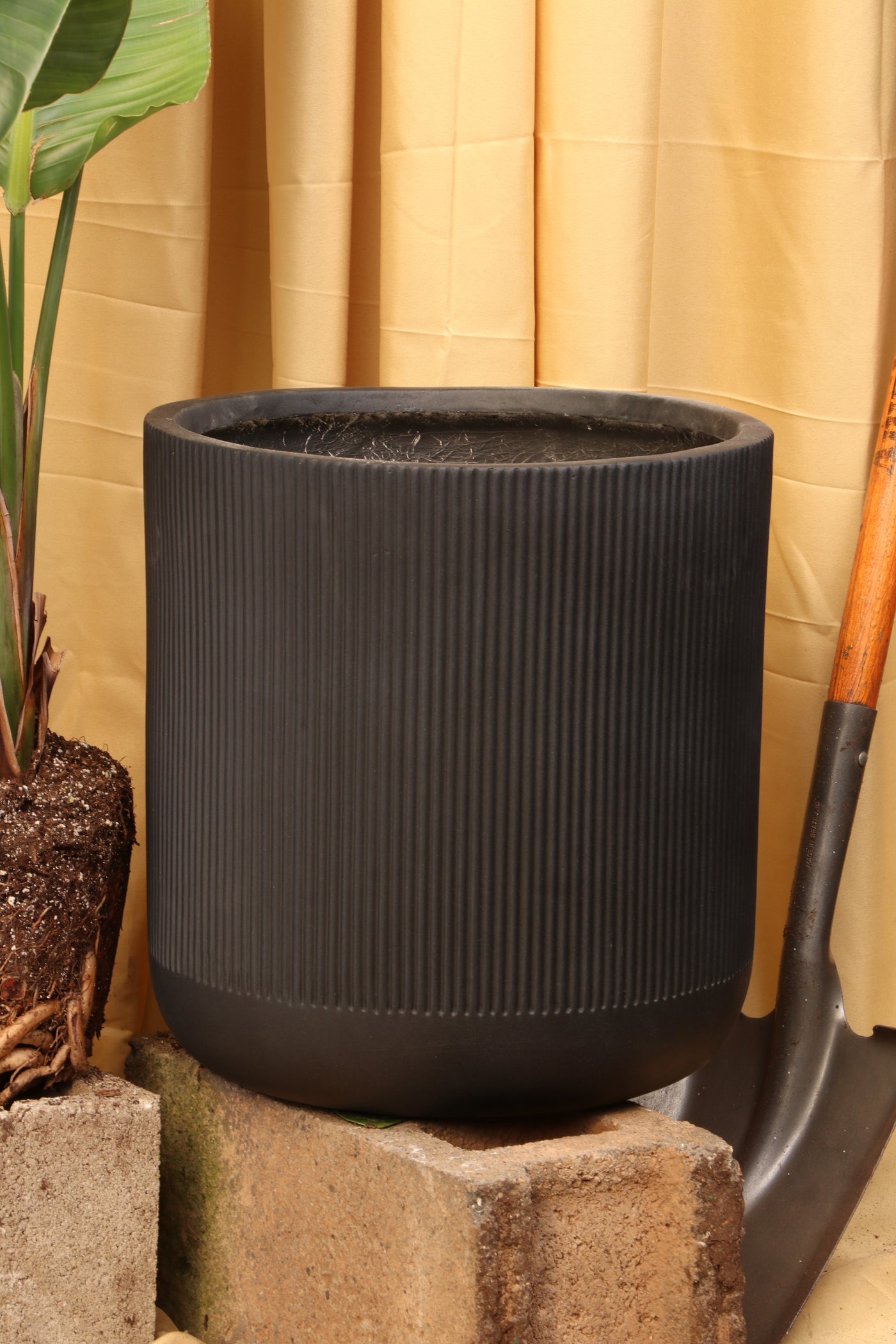 Weaves Fiberglass Planter (#955)- Fits 10", 14" 17"